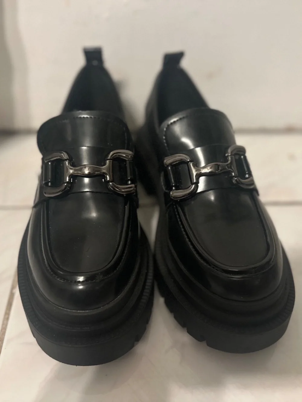 Madden Girl size 6 high heel shoes
